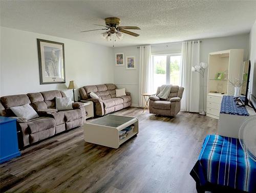 23 Railway Ave E Ave, Tolstoi, MB 