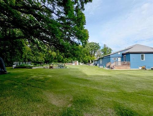 23 Railway Ave E Ave, Tolstoi, MB 