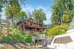 10968 Madrona Dr North Saanich, BC V8R 6K2