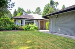 #6-4630 Lochside Dr Saanich, BC V8Y 2T1