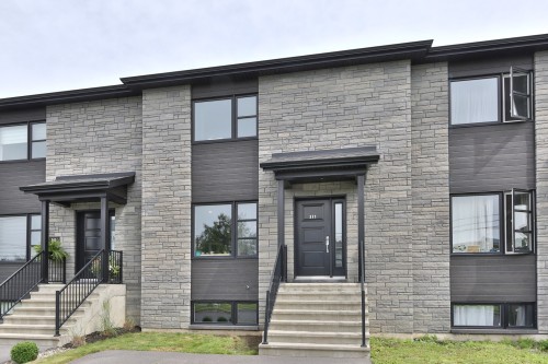 Façade - 371 Boul. Magenta E., Farnham, QC 