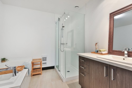 Salle de bains - 371 Boul. Magenta E., Farnham, QC 