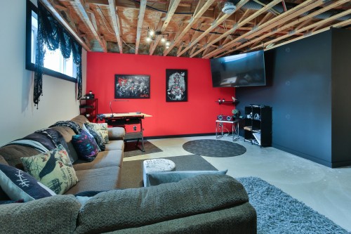 Salle familiale - 371 Boul. Magenta E., Farnham, QC 