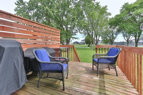 Terrasse - 371 Boul. Magenta E., Farnham, QC 