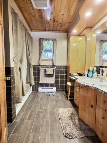 Bathroom - 713 Ch. Du Pin-Rouge, Laverlochère-Angliers, QC - Indoor Photo Showing Other Room