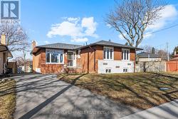 46 FLINTWICK DRIVE  Toronto, ON M1P 4G9