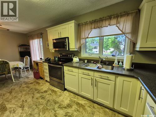 566 Dieppe Drive, Weyburn, SK 