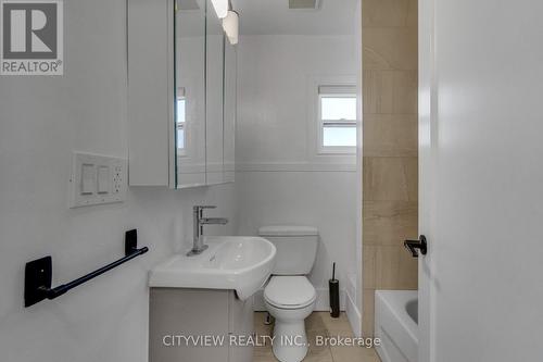 382 Beach Road, Hamilton, ON 