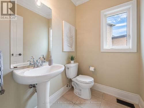 655 Kozel Court, Mississauga, ON 