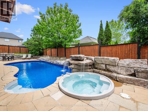 655 Kozel Court, Mississauga, ON 