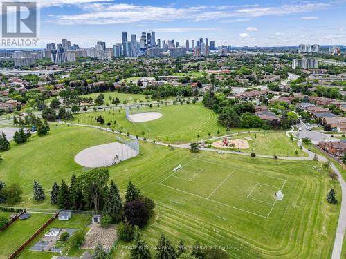 655 Kozel Court, Mississauga, ON 