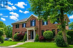32 JOPLING AVENUE N Toronto, ON M9B 4E7