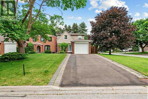 Huge Driveway with no sidewalk - 36 Ravengloss Drive, Markham, ON 