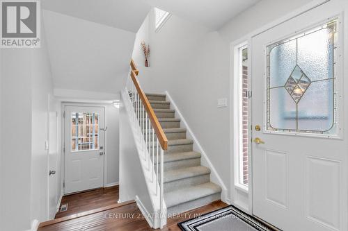 Separate entrance to the basement - 36 Ravengloss Drive, Markham, ON 