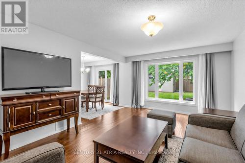 Family Room + Dining Room - 36 Ravengloss Drive, Markham, ON 