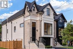 39 WESLEY AVENUE Mississauga, ON L5H 2M6