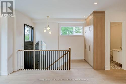 39 Wesley Avenue, Mississauga, ON 