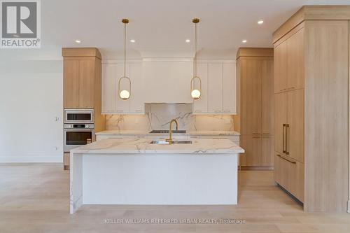 39 Wesley Avenue, Mississauga, ON 