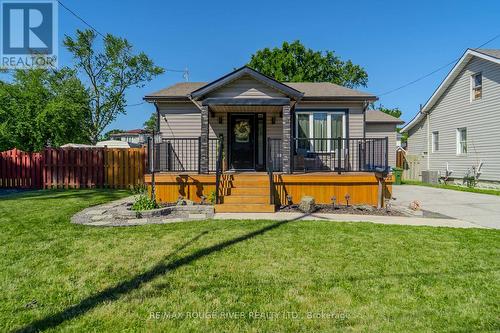 1721 S CAMERON BLVD BOULEVARD  Windsor, ON N9B 3C9