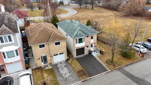 1296 Woodhill Court, Mississauga, ON - Outdoor