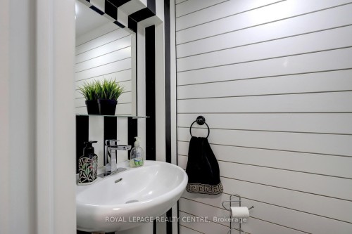 1296 Woodhill Court, Mississauga, ON -  Photo Showing Bathroom