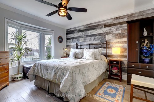 1296 Woodhill Court, Mississauga, ON - Indoor Photo Showing Bedroom
