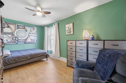361 Cumberland Avenue, Hamilton, ON - Indoor Photo Showing Bedroom