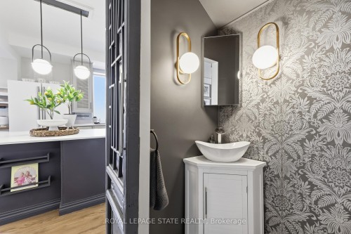361 Cumberland Avenue, Hamilton, ON - Indoor