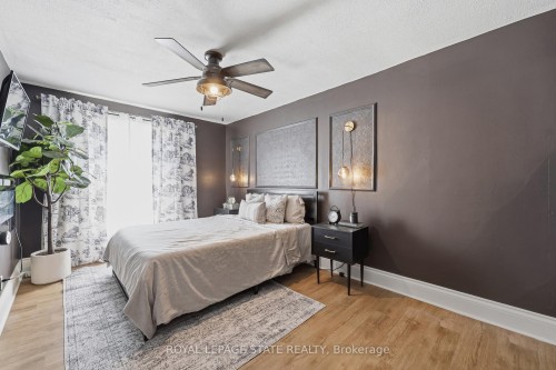 361 Cumberland Avenue, Hamilton, ON - Indoor Photo Showing Bedroom