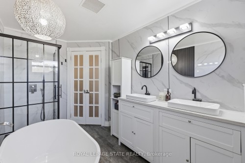 361 Cumberland Avenue, Hamilton, ON - Indoor