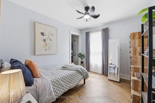 361 Cumberland Avenue, Hamilton, ON - Indoor Photo Showing Bedroom