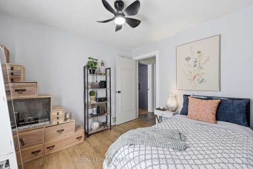 361 Cumberland Avenue, Hamilton, ON - Indoor Photo Showing Bedroom