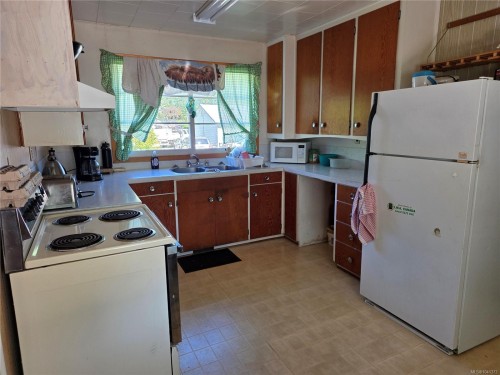 62 Kinman Ave, Woss, BC 