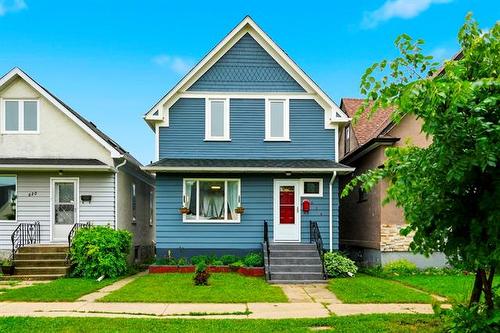 624 Bannerman AVE  Winnipeg, MB R2W 0W1