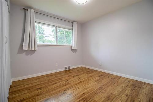 96 Elm Park Rd, Winnipeg, MB 