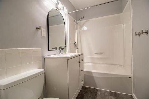 96 Elm Park Rd, Winnipeg, MB 