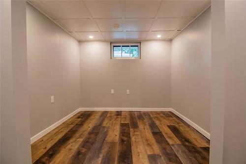 96 Elm Park Rd, Winnipeg, MB 