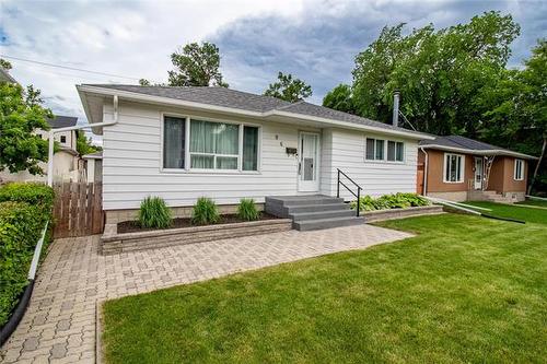 96 Elm Park RD  Winnipeg, MB R2M 0W2