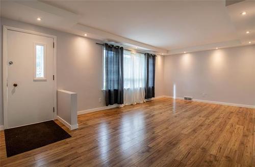 96 Elm Park Rd, Winnipeg, MB 
