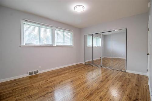 96 Elm Park Rd, Winnipeg, MB 