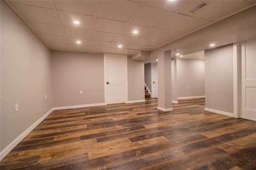 96 Elm Park Rd, Winnipeg, MB 