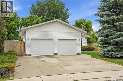 62 Robinson Crescent, Saskatoon, SK 