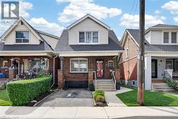55 CAMERON Avenue N  Hamilton, ON L8H 4Z1