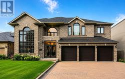 51 RISEBROUGH AVENUE  Toronto, ON M2M 2E2