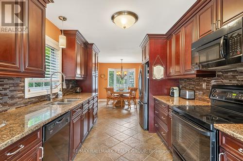 511 Deancourt Crescent, Ottawa, ON 