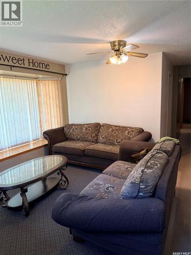 706 3Rd Street E, Shaunavon, SK 