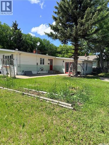 706 3Rd Street E, Shaunavon, SK 