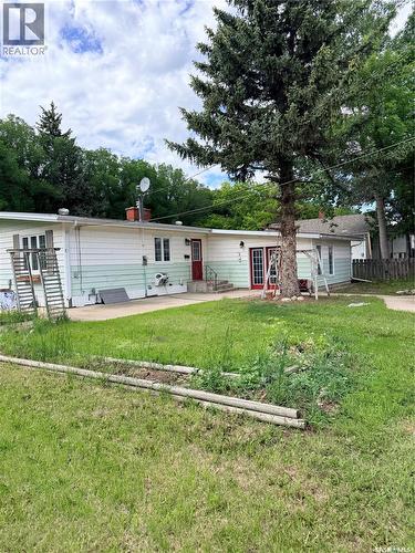 706 3Rd Street E, Shaunavon, SK 
