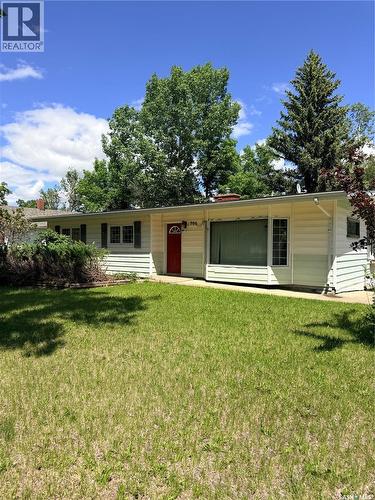 706 3Rd Street E, Shaunavon, SK 