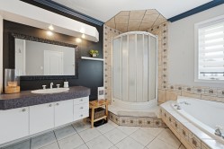 Salle de bains attenante à la CCP - 
